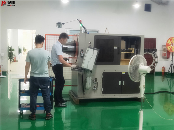 貝朗自（zì）動化技術工程師打樣現（xiàn）場
