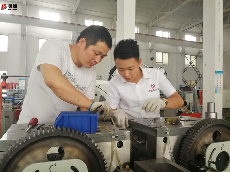 貝朗鋼絲折彎成型機品質力求極 度（dù）認真（zhēn）