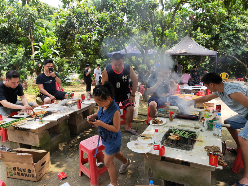 貝朗員工燒烤現場（chǎng）圖片二