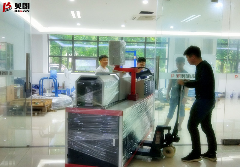 貝朗數控鋼線折彎機械（xiè）廠家忙出貨
