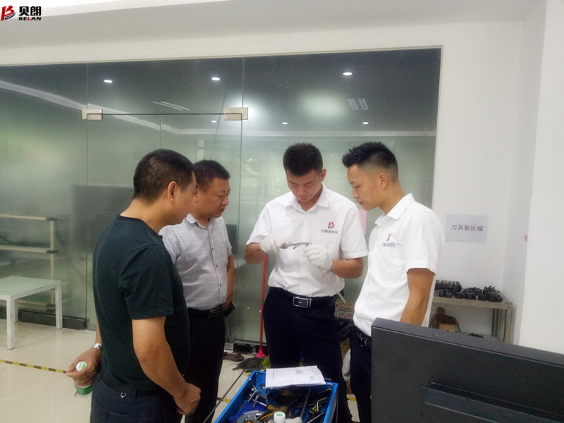 東莞客戶參觀貝（bèi）朗智能全自動彎線機（jī），連連稱（chēng）讚！